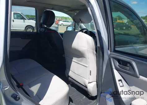 2015 Subaru Forester 2.5I Premium z USA, uszkodzony, nr VIN JF2SJADC0FH535809